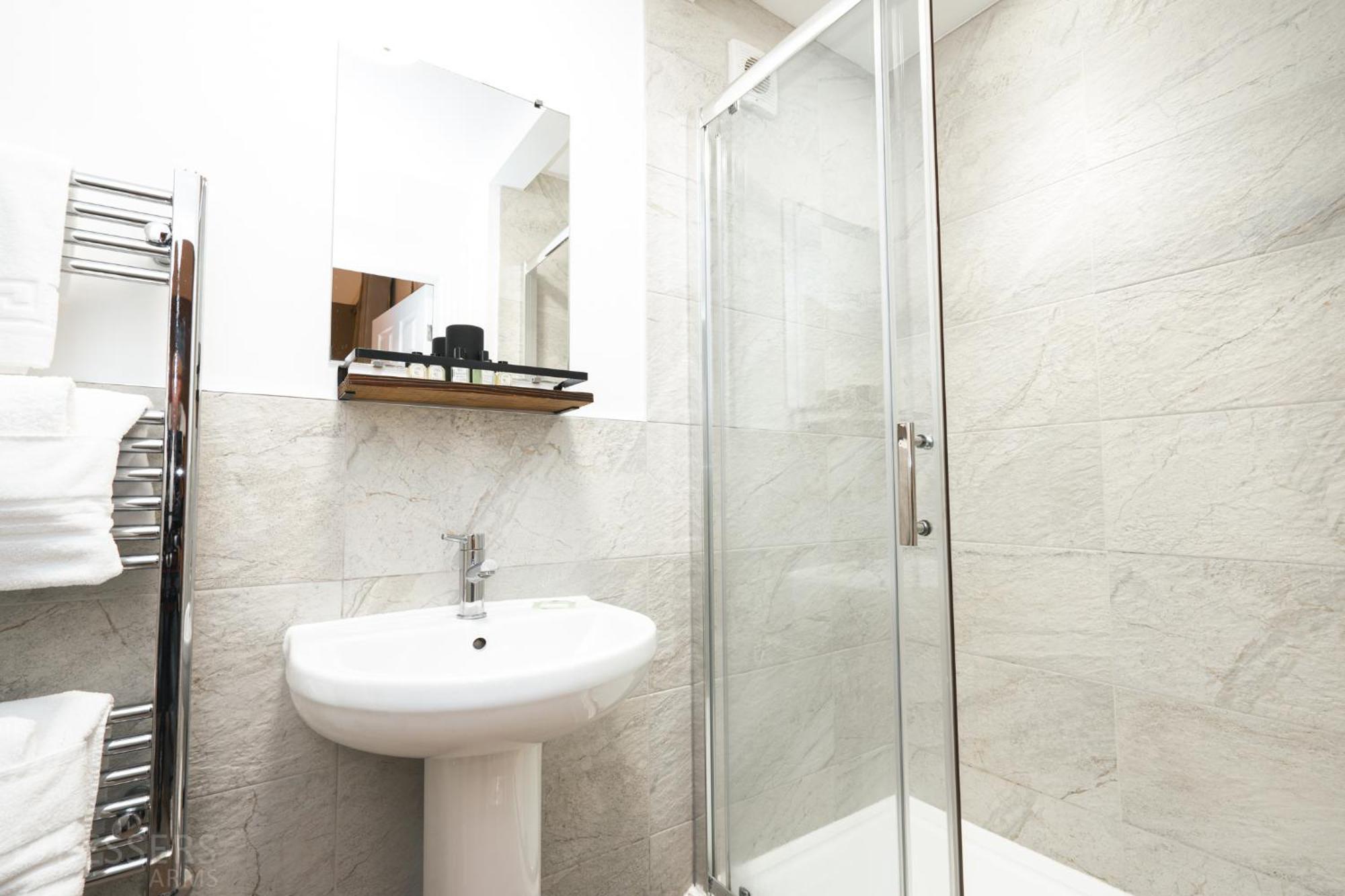 Rooms At The Dressers Arms Чорли Экстерьер фото