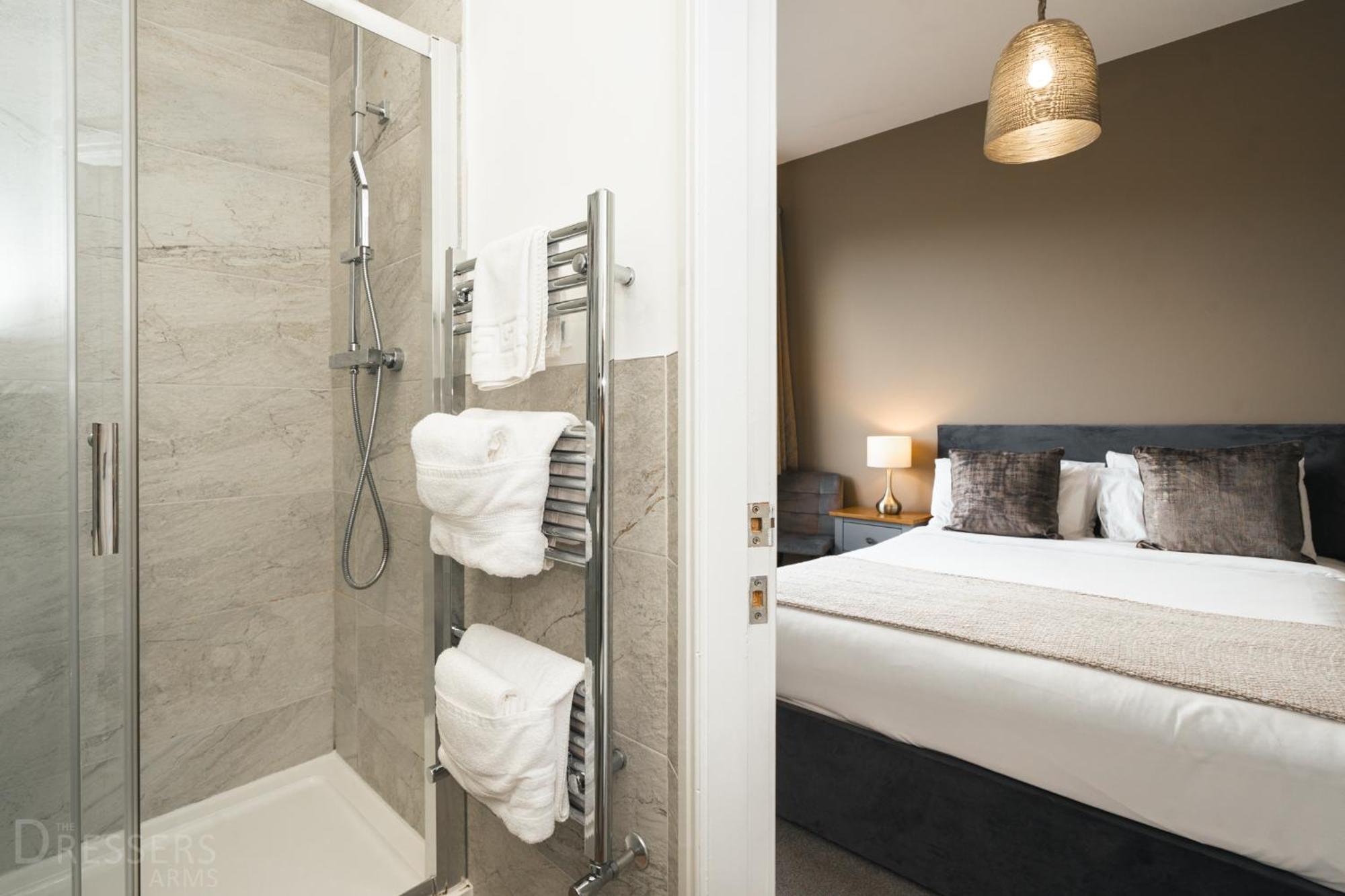 Rooms At The Dressers Arms Чорли Экстерьер фото