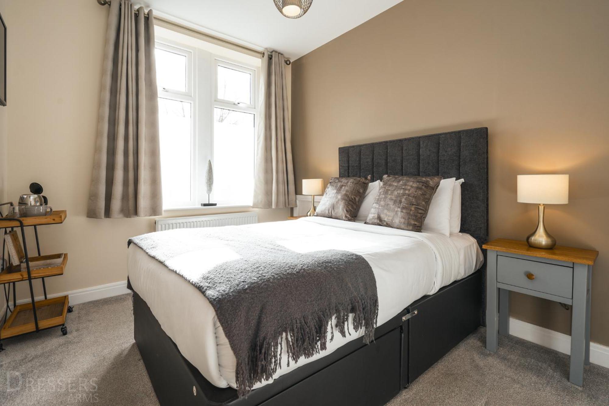 Rooms At The Dressers Arms Чорли Экстерьер фото